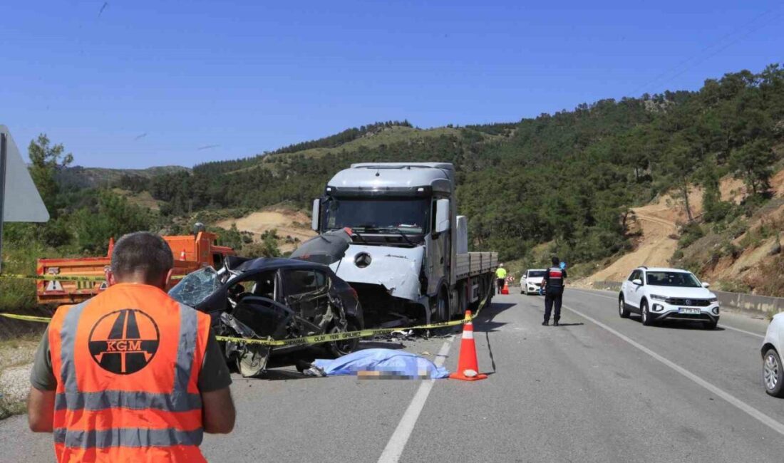 Antalya-Isparta karayolunda meydana gelen trafik kazasında, bir otomobil, karşı yönden