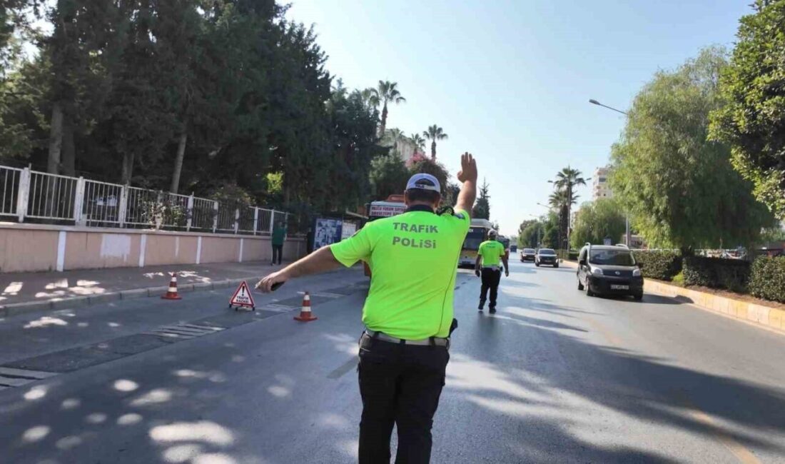 Mersin’de polis ekipleri tarafından gerçekleştirilen denetimlerde, 1.413 sürücüye ceza kesildiği