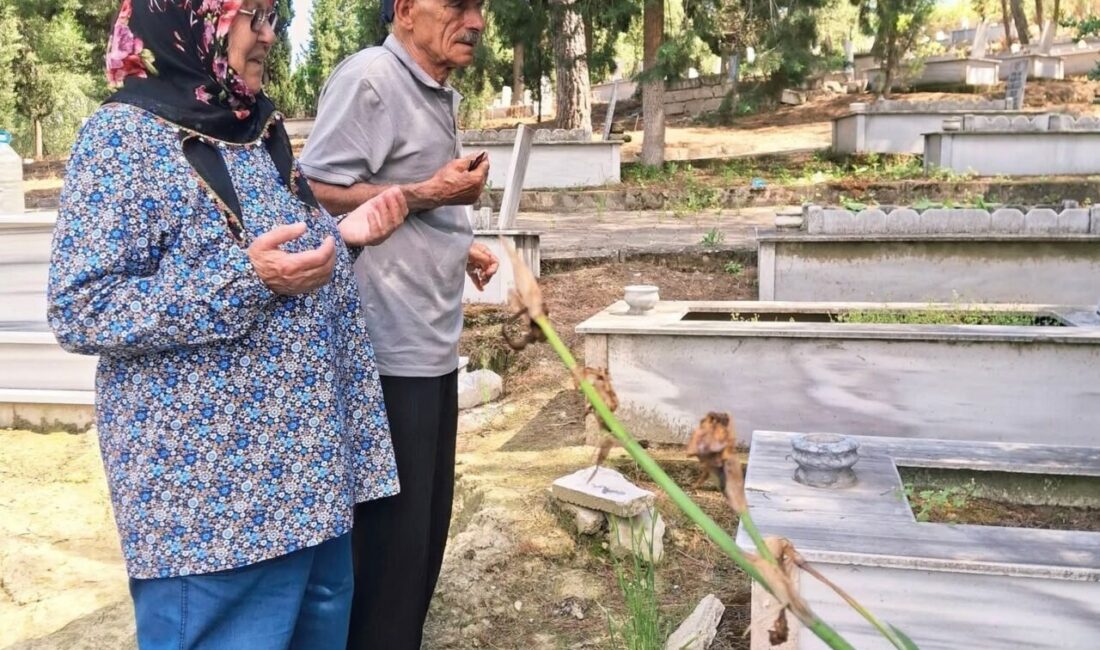 Selendi’de Kurban Bayramı arifesinde mezarlıklar ziyaretçi akınına uğradı. Vatandaşlar, sevdiklerinin