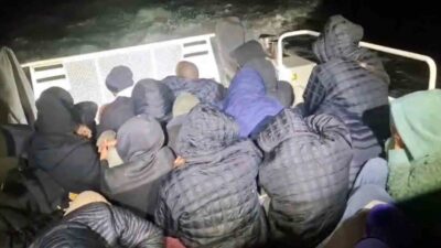 Muğla’nın Milas ilçesi açıklarında seyir halindeki bir lastik botta 28