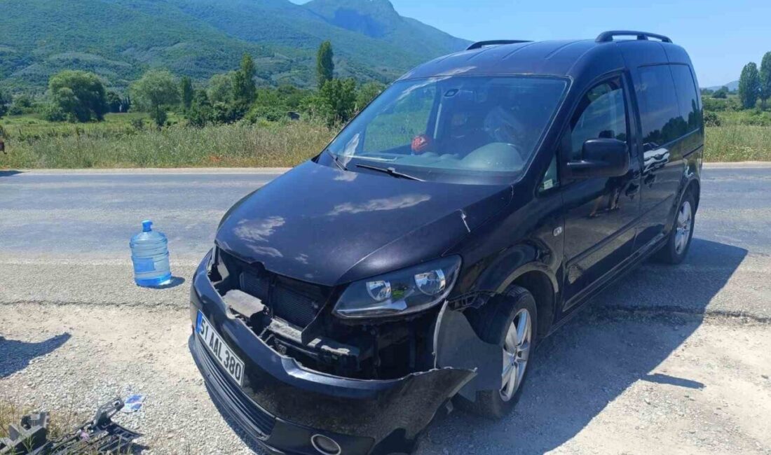 Orhangazi ilçesinde Gölyaka sahil yolu üzerinde meydana gelen bir trafik