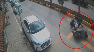 Hatay’ın Reyhanlı ilçesinde meydana gelen bir kaza anı kameraya yansıdı.