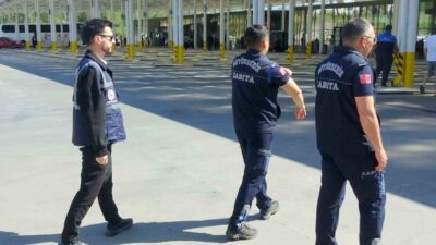 Muğla’nın Menteşe ilçesinde bulunan otogarda, bayram öncesi otobüs firmalarının fiyatları