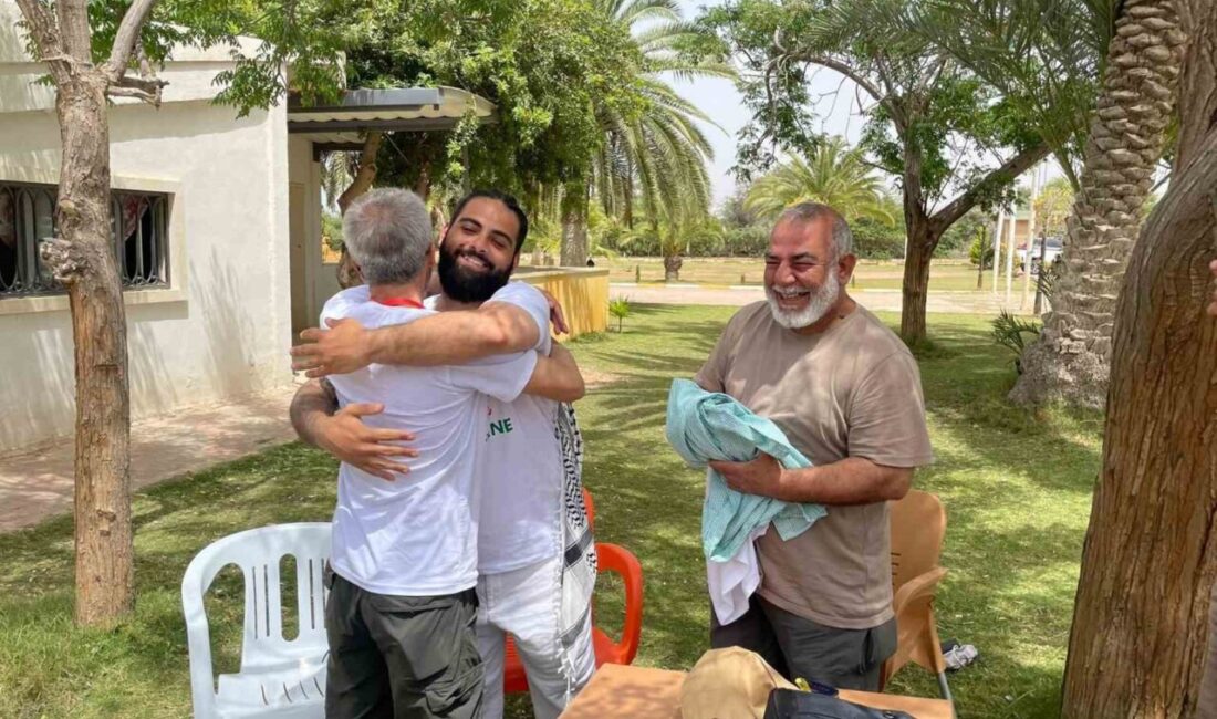 Gazze’deki İsrail ablukasını delmek amacıyla bir araya gelen aktivistler, bu