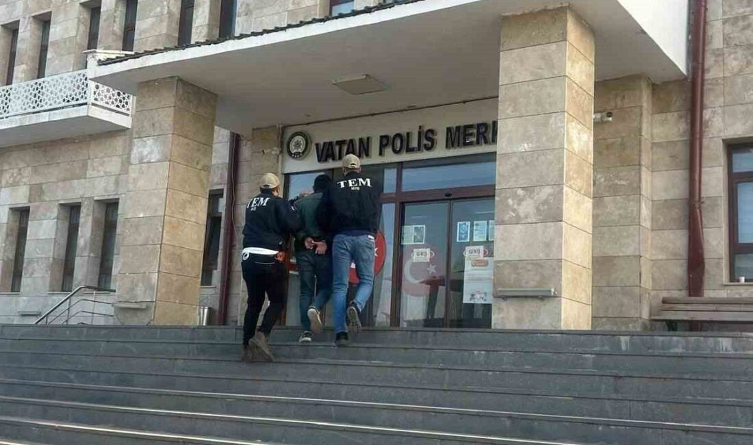 Muş’ta polis ekipleri tarafından yürütülen operasyonlarda, kesinleşmiş hapis cezaları bulunan