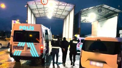 Muş Emniyet Müdürlüğü ekipleri tarafından düzenlenen operasyonda, 8 düzensiz göçmen