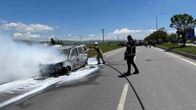 Muş-Bingöl karayolunda seyir halinde olan hafif ticari araç, henüz bilinmeyen