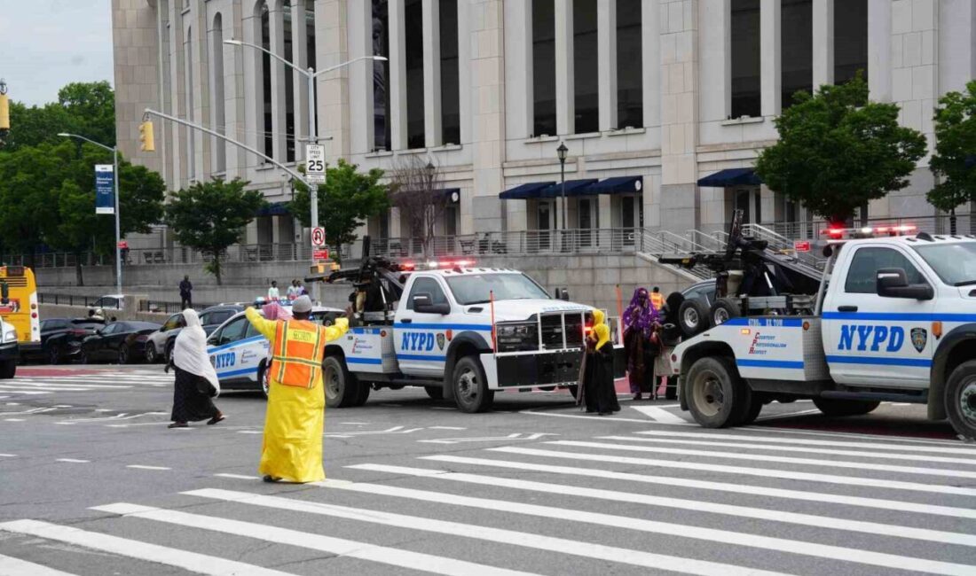 New York’ta, binlerce Müslüman, ABD’de Kurban Bayramı dolayısıyla bayram namazı