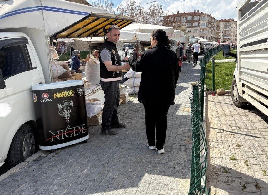 Niğde İl Emniyet Müdürlüğü Narkotik Suçlarla Mücadele Şube Müdürlüğü ekipleri,