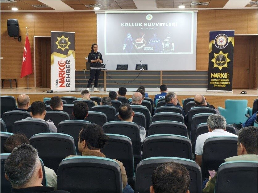 Niğde İl Emniyet Müdürlüğü Narkotik Suçlarla Mücadele Şube Müdürlüğü ekipleri,