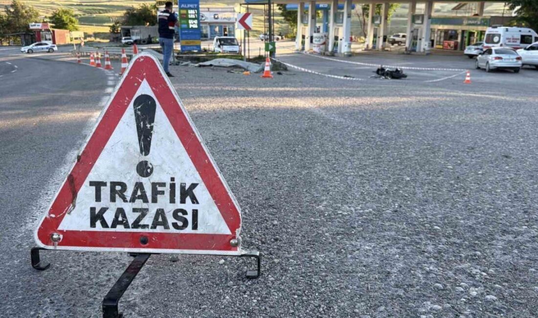Adıyaman’da, sürekli kaza riski taşıyan bir virajda meydana gelen motosiklet