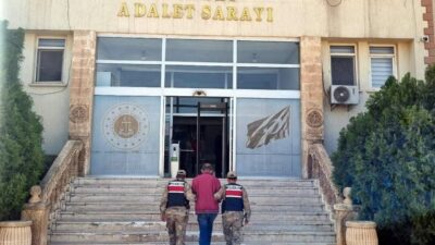 Mardin’in Midyat ilçesinde meydana gelen trafik kazasında bir kişi hayatını