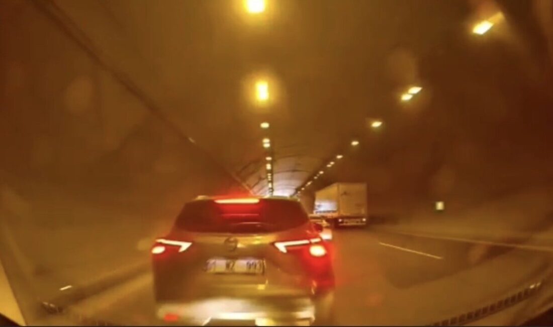 Bahçe ilçesindeki Taşoluk Tüneli’nde meydana gelen zincirleme trafik kazasında 2