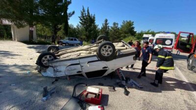 Kadirli ilçesinde gerçekleşen trafik kazasında otomobilin takla atması sonucu 2