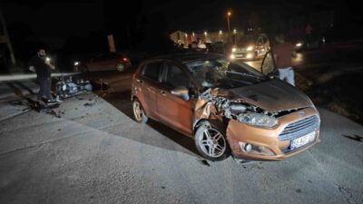 Bursa’nın İnegöl ilçesinde meydana gelen trafik kazasında motosikletle çarpışan aracın