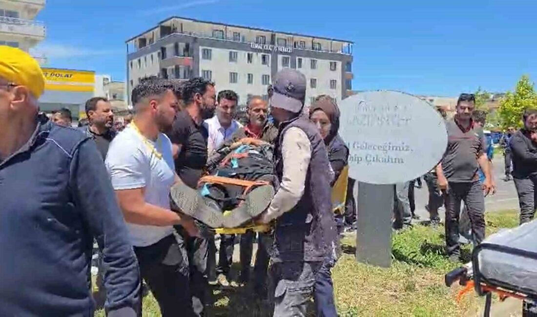 Gaziantep’in Nizip ilçesinde bir otomobil ile motosikletin çarpışması sonucu meydana