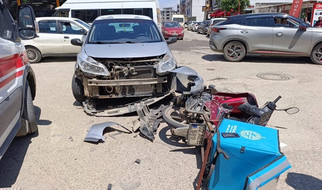 Adıyaman’da meydana gelen trafik kazasında otomobil ile motosiklet çarpıştı ve