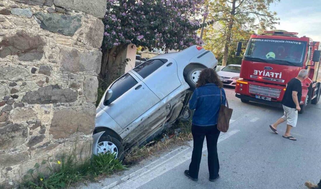 Bodrum ilçesinde bugün meydana gelen trafik kazasında sürücü, direksiyon hakimiyetini