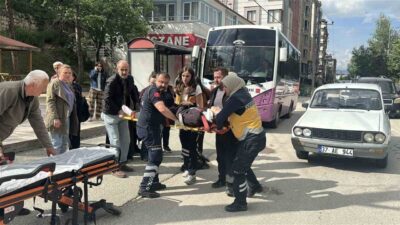Kastamonu’da bir kadın, yolun karşısına geçmeye çalışırken bir otomobilin çarpması