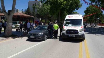 Malatya şehrinde bir otomobilin çarptığı yayalı ağır yaralandı. Vaka, öğle