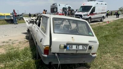 Karaman’da meydana gelen trafik kazasında bir otomobil ile hafif ticari