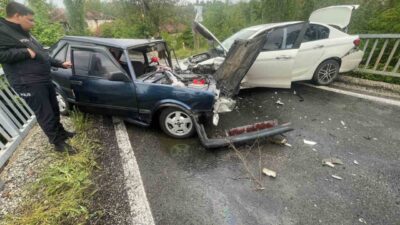 Afyonkarahisar’da, Hocalar ilçesine bağlı Yeşilhisar köyü yakınlarında meydana gelen trafik