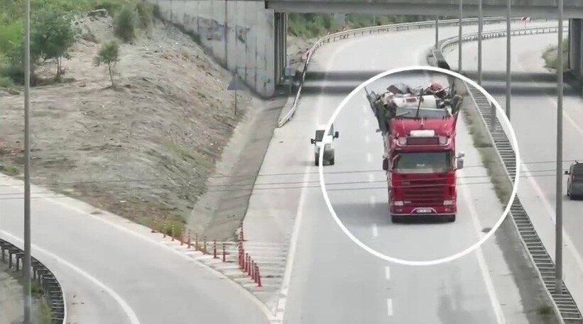 Hatay’da, otoyol jandarması tarafından gerçekleştirilen denetimlerde, trafik kurallarını ihlal eden
