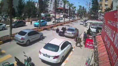 Reyhanlı ilçesinde meydana gelen bir olayda, park halindeki bir araca