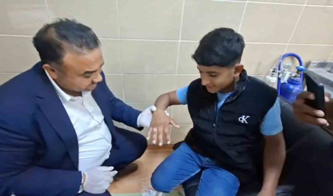 Akçakale ilçesinde bir vatandaşın parmağına sıkışan yüzüğü çıkaramayınca, itfaiye amiri