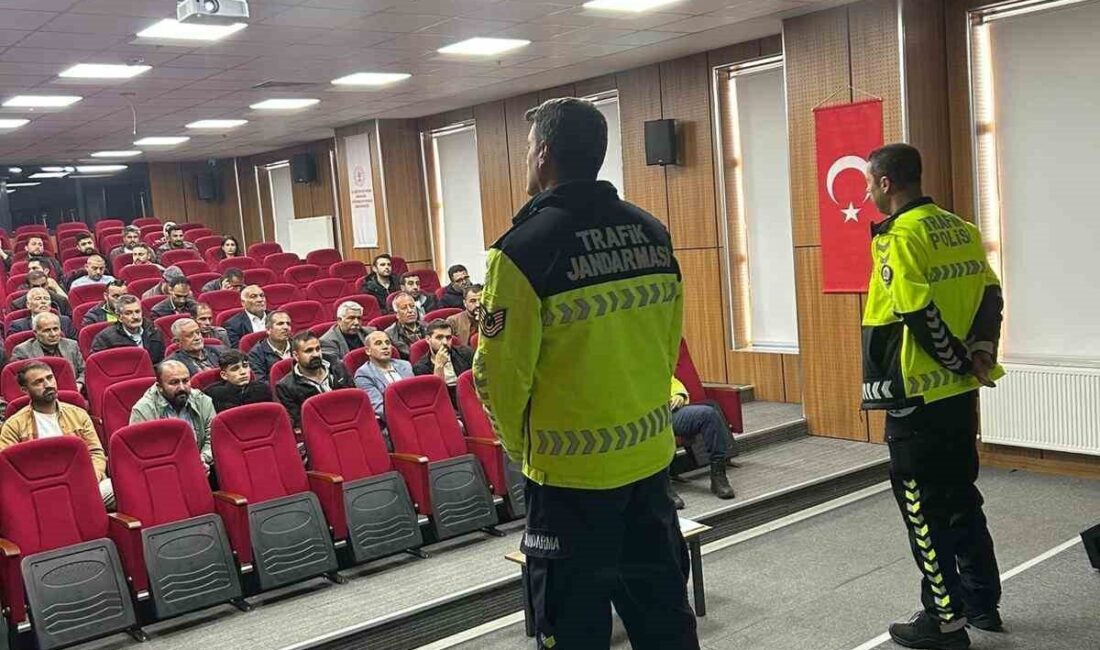 Ağrı’nın Patnos ilçesinde, okul servis şoförlerinin güvenliği sağlamak amacıyla eğitim