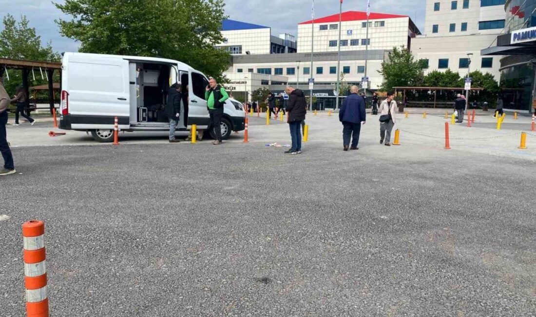 Denizli’de Pamukkale Üniversitesi Hastanesi bahçesinde unutulan bir çanta, bomba şüphesiyle