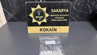 Sakarya’da gerçekleştirilen operasyonda, Kuzey Marmara Otoyolu gişelerinde durdurulan bir araçta
