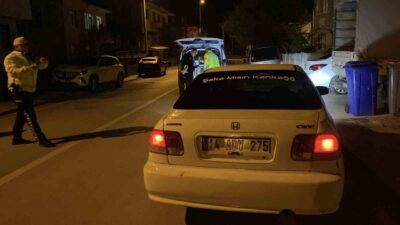 Bolu’da polis ekipleri tarafından gerçekleştirilen trafik denetiminde, denetim noktasını fark