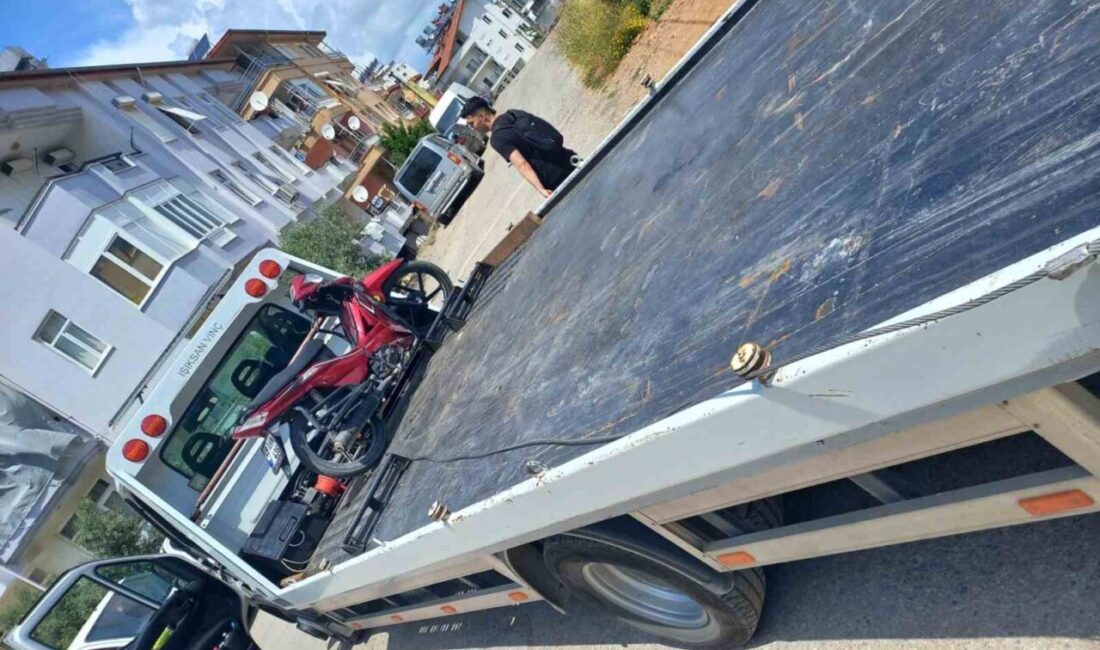 Manavgat’ta, 14 yaşındaki bir çocuğun kullandığı motosikletin plakasını kapatması, motosiklet