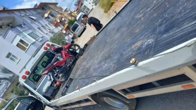 Manavgat’ta, 14 yaşındaki bir çocuğun kullandığı motosikletin plakasını kapatması, motosiklet