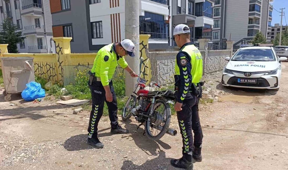 Adıyaman’da bir motosiklet sürücüsü, polis ekiplerinin ‘dur’ ihtarına uymayarak kaçtı