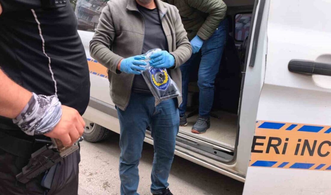 İnegöl ilçesindeki bir olayda, polis ekipleriyle karşılaşan bir şüpheli kaçmaya