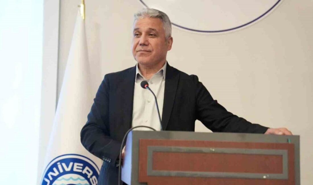 Ege Üniversitesi tarafından düzenlenen konferansta, 5G ve ileri teknolojilerin ulusal