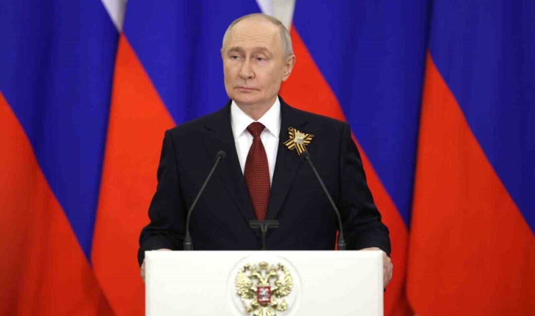 Rusya Devlet Başkanı Vladimir Putin, Moskova’daki Kızıl Meydan’da gerçekleştirilen 9