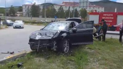 Erzincan’ın Refahiye ilçesinde meydana gelen trafik kazasında 6 kişi yaralandı.