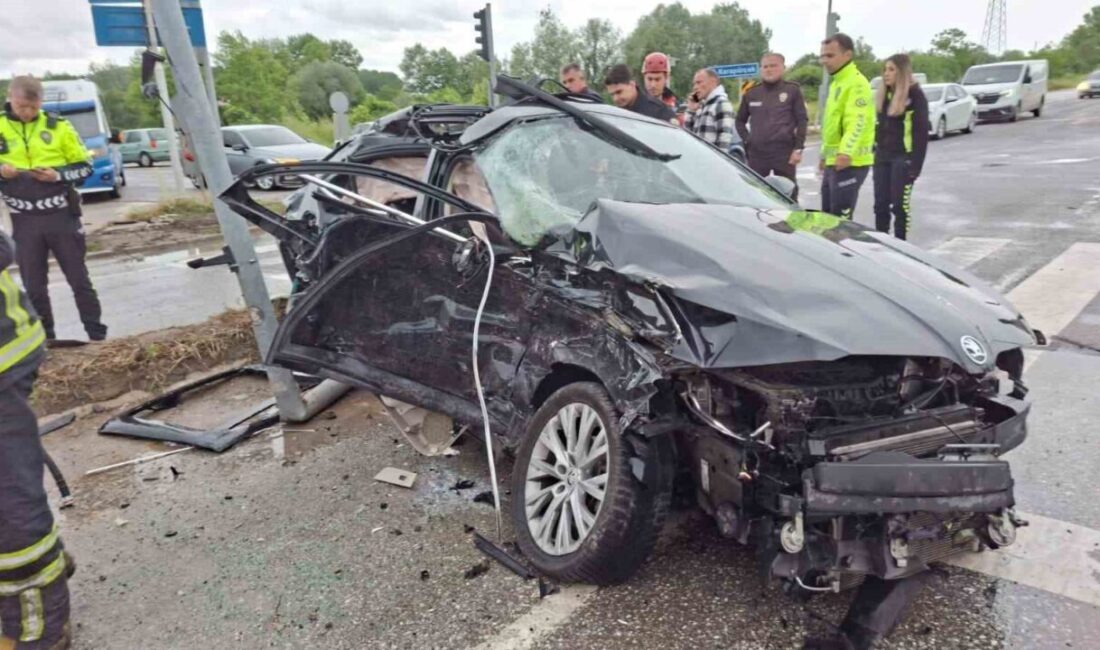 Sakarya’nın Akyazı ilçesinde meydana gelen trafik kazasında tır, otomobil ve