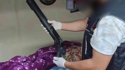 Sakarya’nın Erenler ilçesinde Narkotik Polisi, bir adrese operasyon düzenledi ve