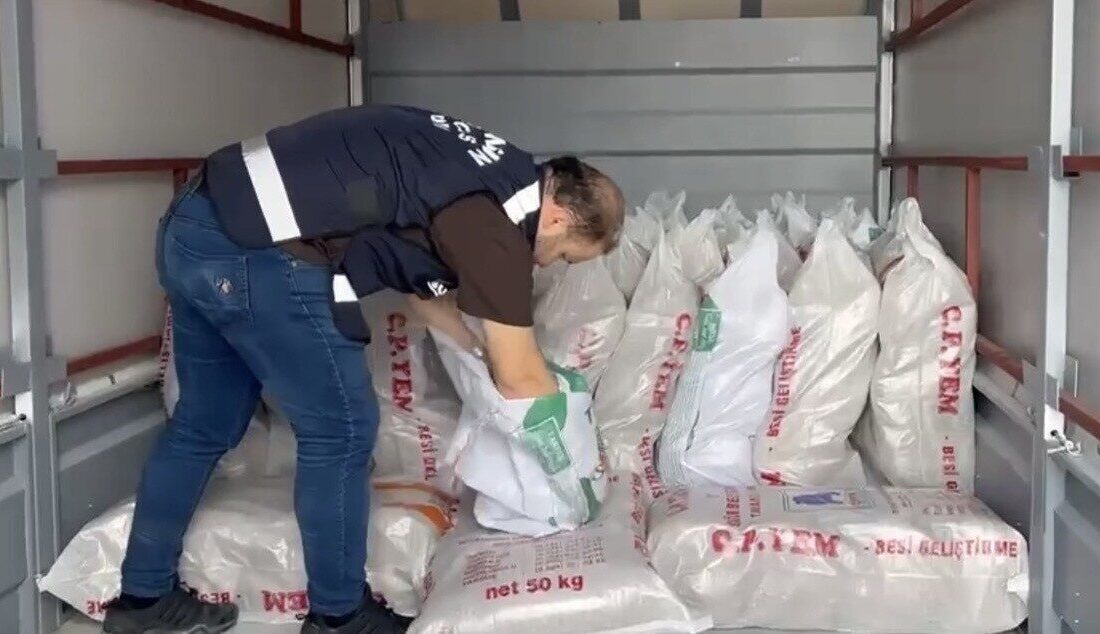 Samsun’un İlkadım ilçesinde gerçekleştirilen operasyonda 770 kilogram kaçak tütün ele