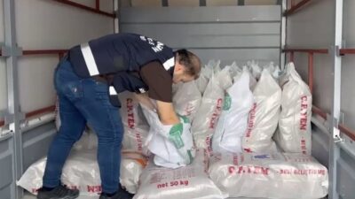 Samsun’un İlkadım ilçesinde gerçekleştirilen operasyonda 770 kilogram kaçak tütün ele