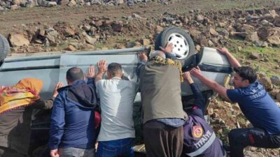 Şanlıurfa-Diyarbakır karayolunda meydana gelen trafik kazasında bir kişi yaralandı. Olay,