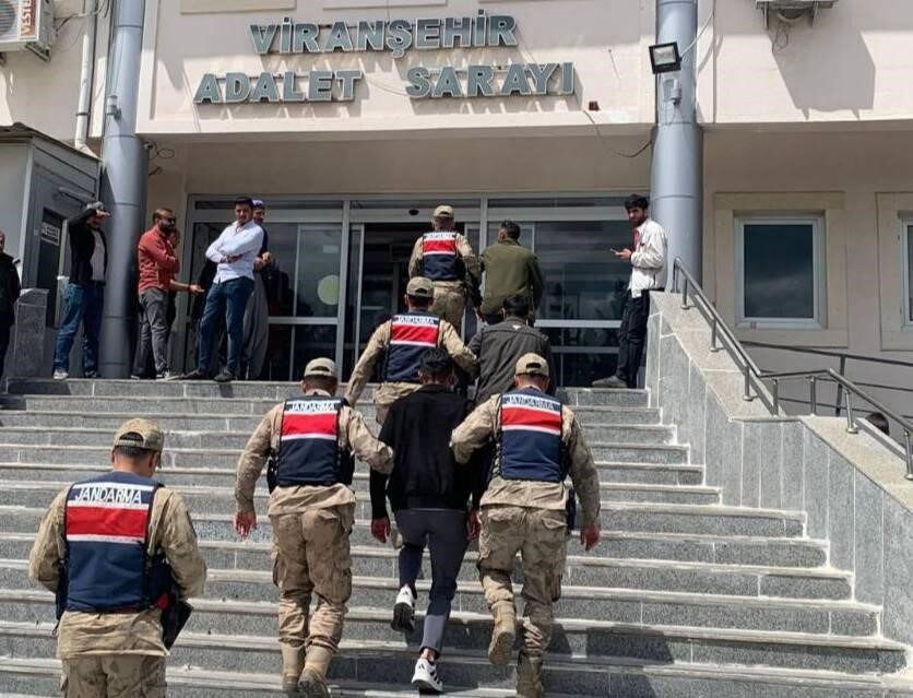 Viranşehir ilçesinde, 7 yıl 6 ay hapis cezası bulunan 3