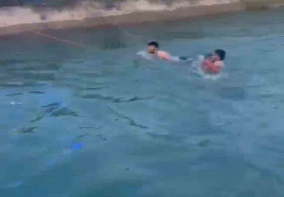 Şanlıurfa’nın Eyyübiye ilçesinde, kontrolü kaybedilen bir aracın sulama kanalına devrilmesi