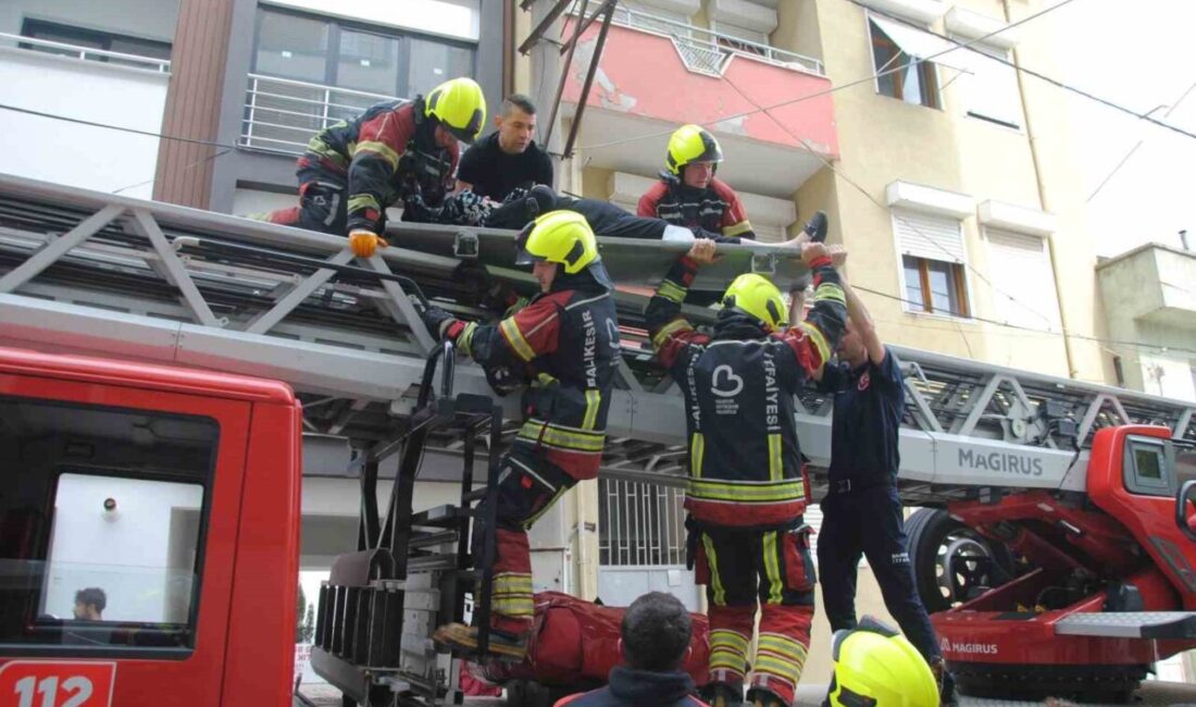 Balıkesir’de, bir apartmanın boşluğunda şarj edilirken çıkan yangın nedeniyle 8