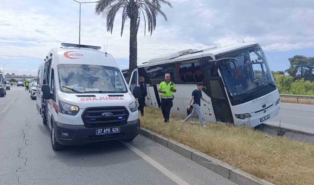 D-400 Karayolunda meydana gelen trafik kazasında, şehirlerarası yolcu otobüsü refüje