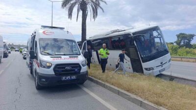 D-400 Karayolunda meydana gelen trafik kazasında, şehirlerarası yolcu otobüsü refüje